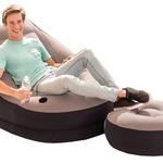 Sillón + reposapiés inflable INTEX