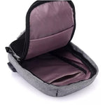 Mini mochila antirrobo impermeable con puerto de carga USB