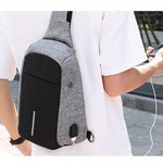 Mini mochila antirrobo impermeable con puerto de carga USB